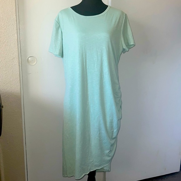 Dresses & Skirts - Cute NWOT midi dress